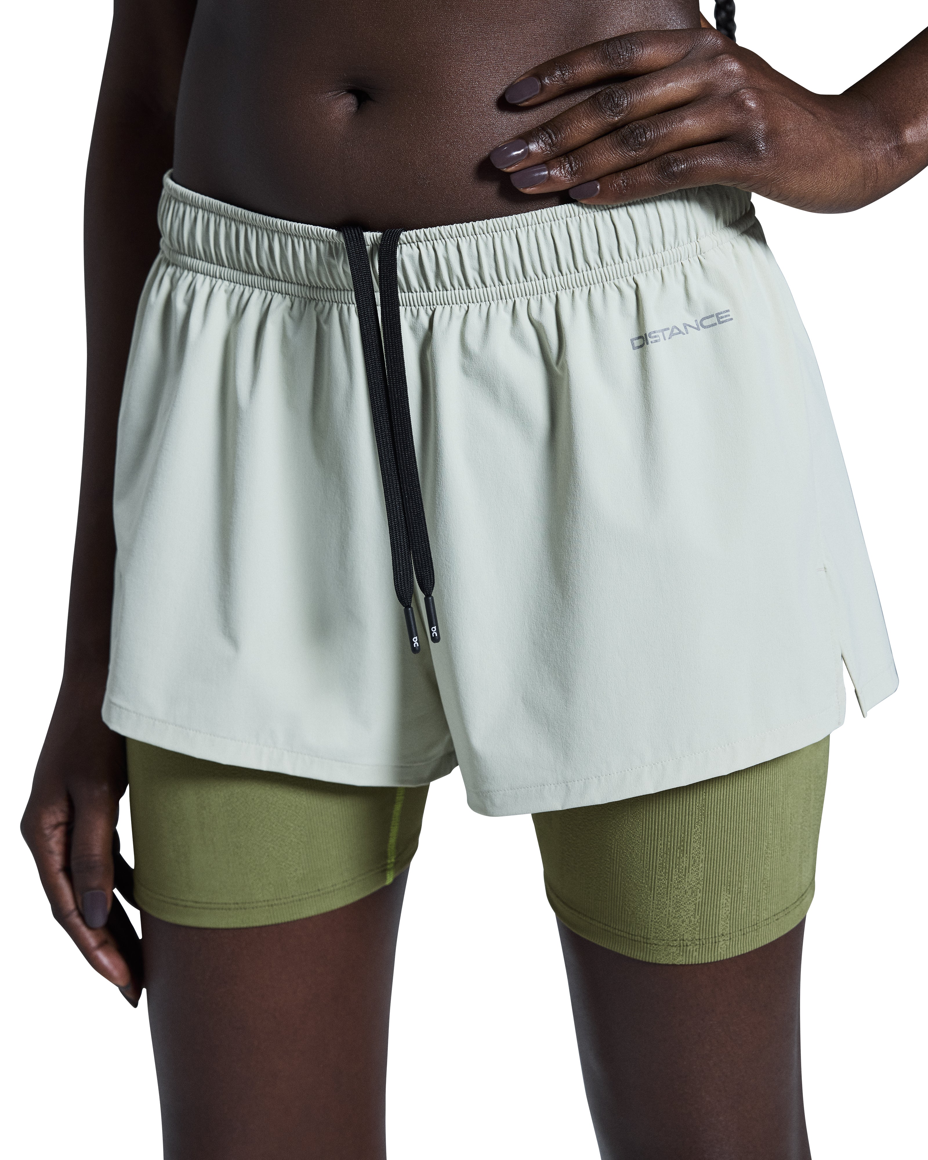 On Women's Pace Shorts DISTANCE Chalk - Achilles Heel