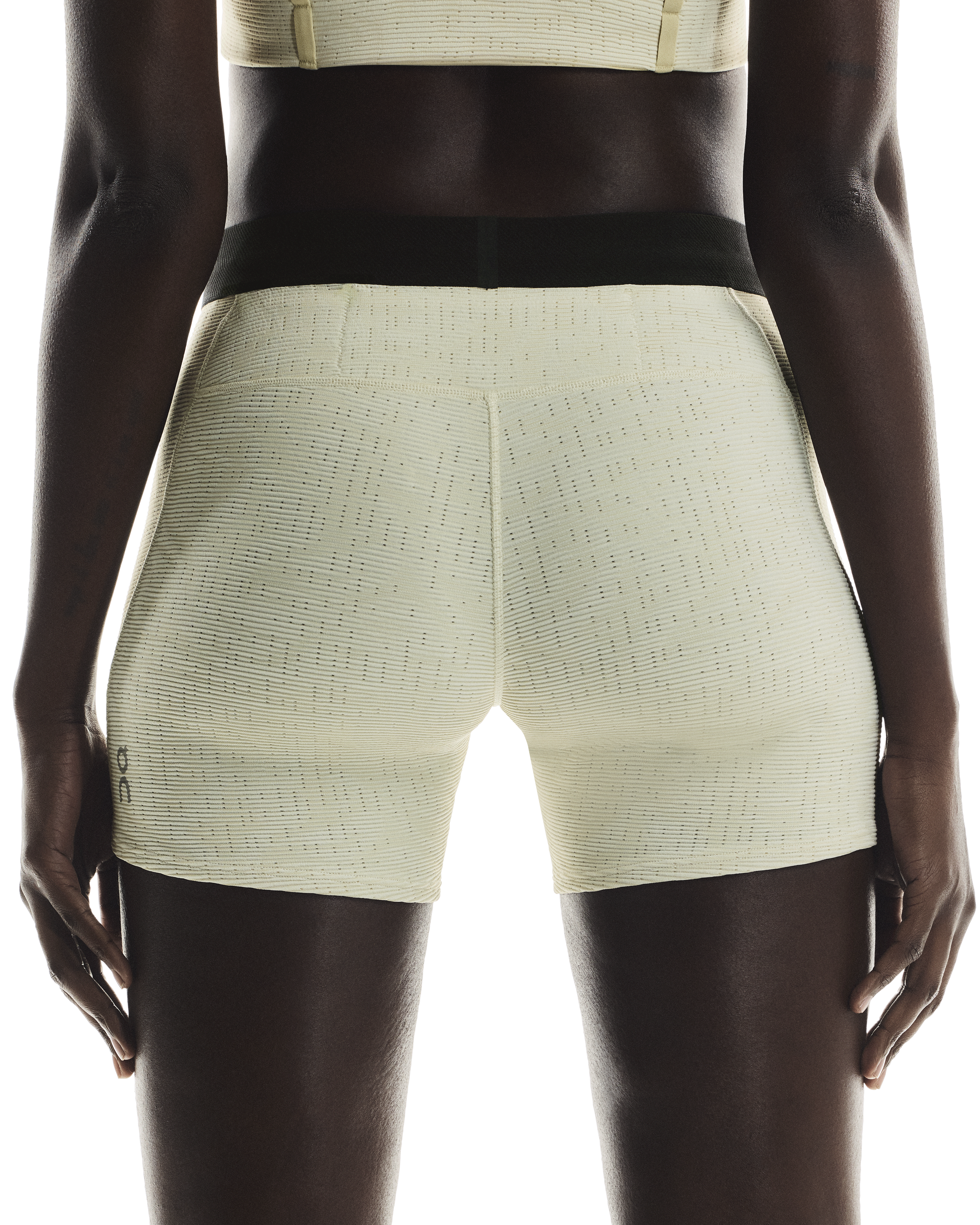On Women's Pace Tights Short Ice - Achilles Heel