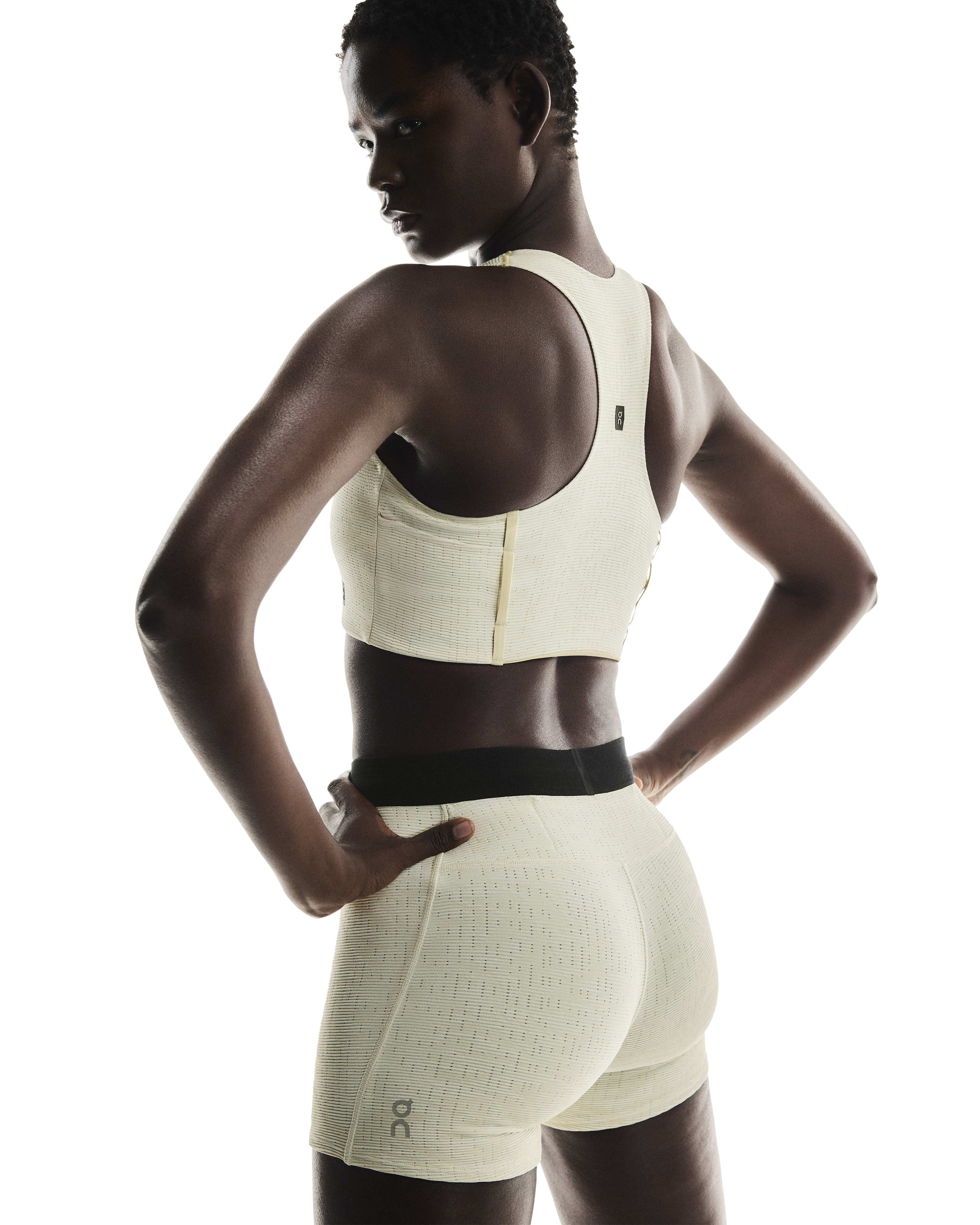On Women's Pace Tights Short Ice - Achilles Heel