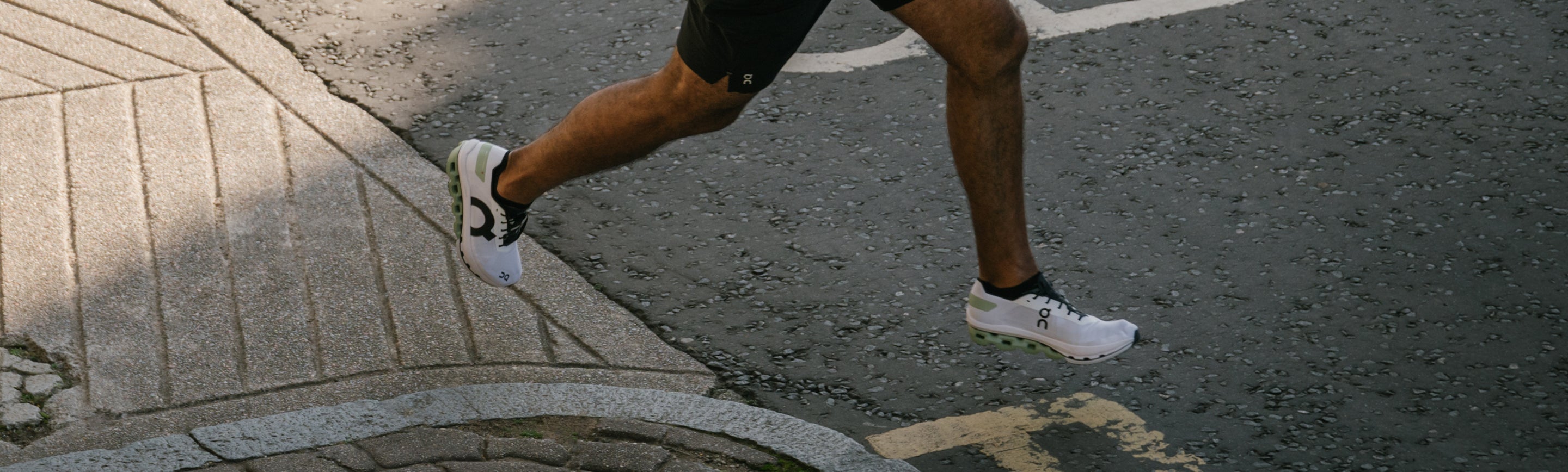 Runner's legs in motion during MOT for Runners physiotherapy assessment
