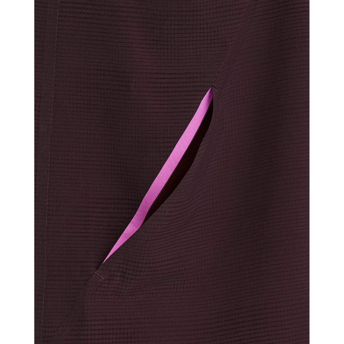 Men's Bandit CoolGrid Training Singlet with Flopack Espresso close-up of Flopack bonded slit showing pop-colour tape detail along back seam with enhanced airflow channel construction for maximum breathability during sustained training efforts
