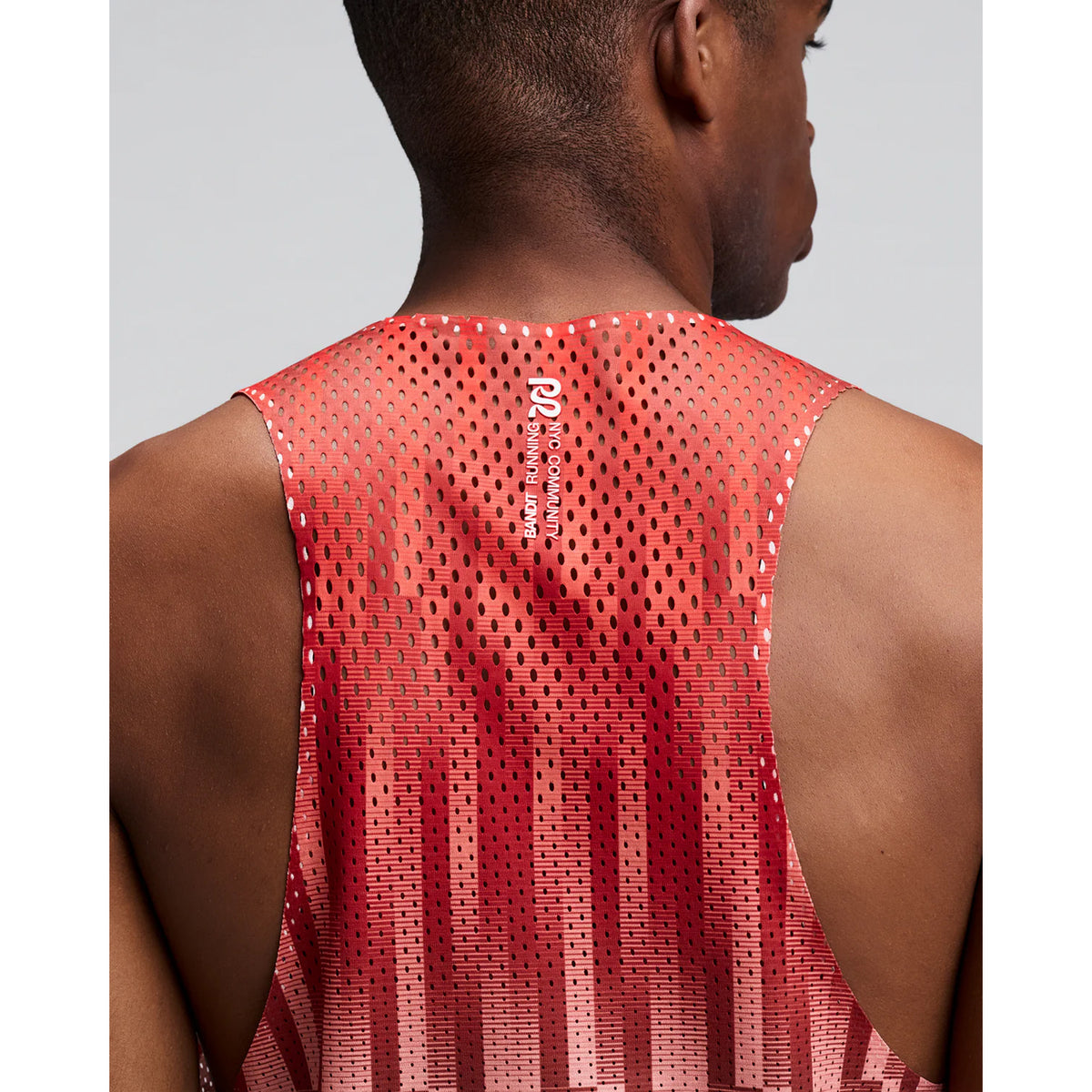 Men's Bandit Shredder Shorty Race Singlet Uneven Gradient Poppy close-up of back showing racer back construction with Shredder gradient mesh and two-tone reflective branding for low-light visibility