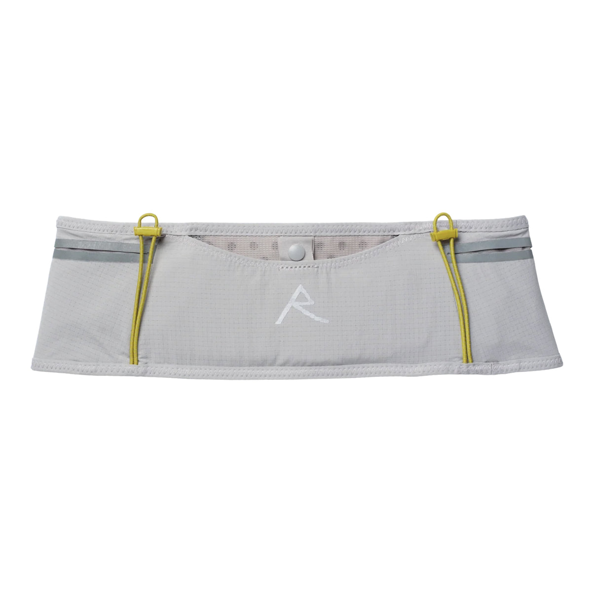 Introducing the Raide UL 1L Running Belt in Stone: a light gray running belt equipped with a no-bounce suspension system, yellow elastic loops, a central snap button, a reflective strip, and a white “R” logo on the front.