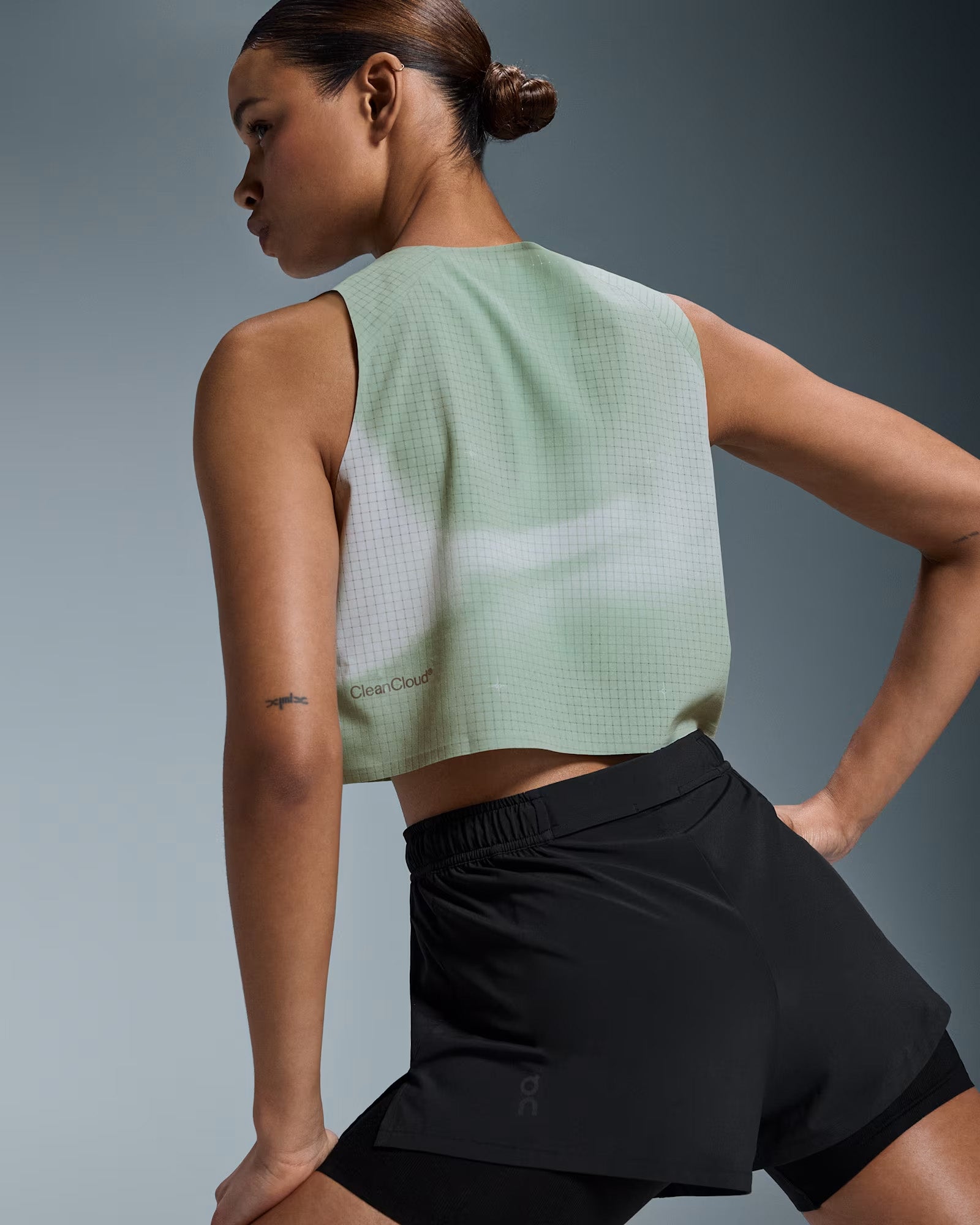 On Women's Pace Tank Sage - Achilles Heel