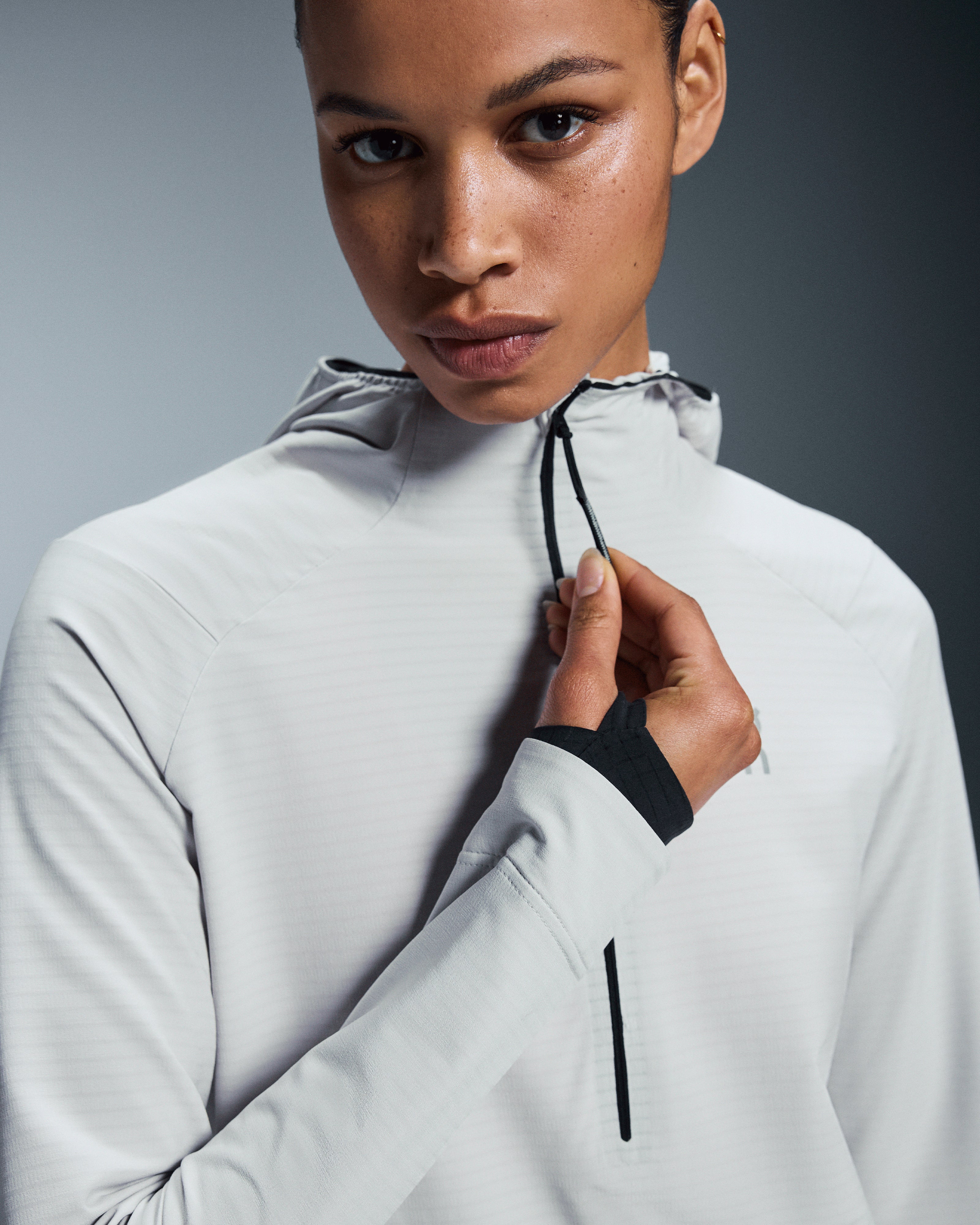 On Women's Pace Hoodie Glacier - Achilles Heel