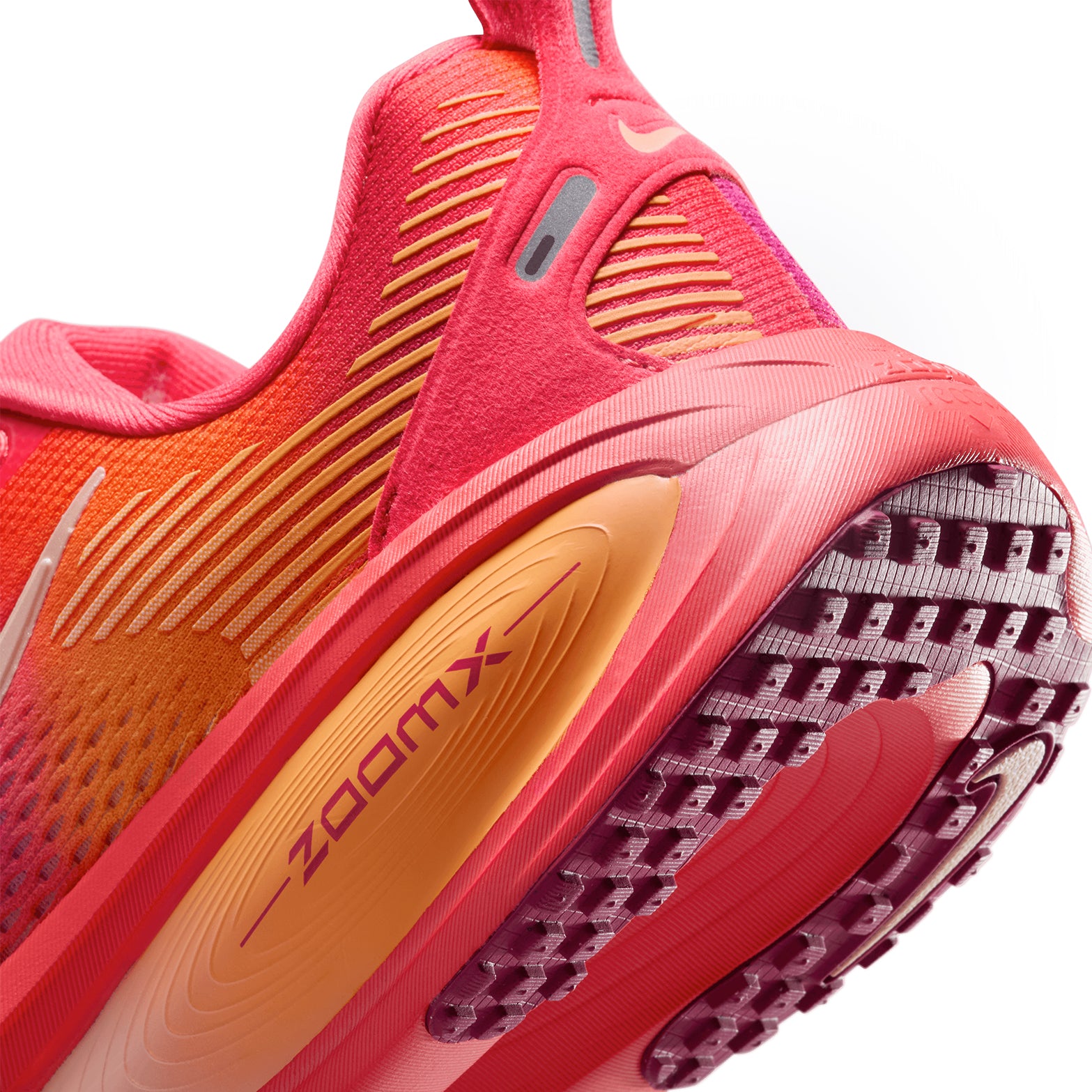 Women's Vomero 18 SE Running Shoes Ember Glow / Sweet Beet / Marrakesh / Washed Coral - Achilles Heel