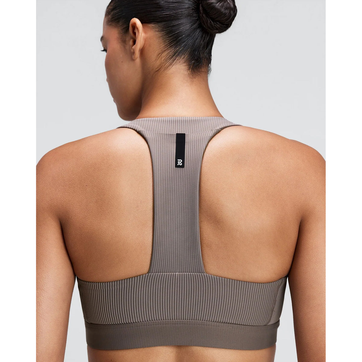 Women's Striped Cadence Scoop Neck T-Back Run Bra - Concrete Taupe / Cocoa