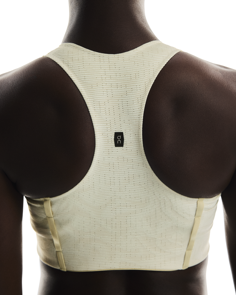 On Women's Pace Pocket Bra Taupe - achilles heel