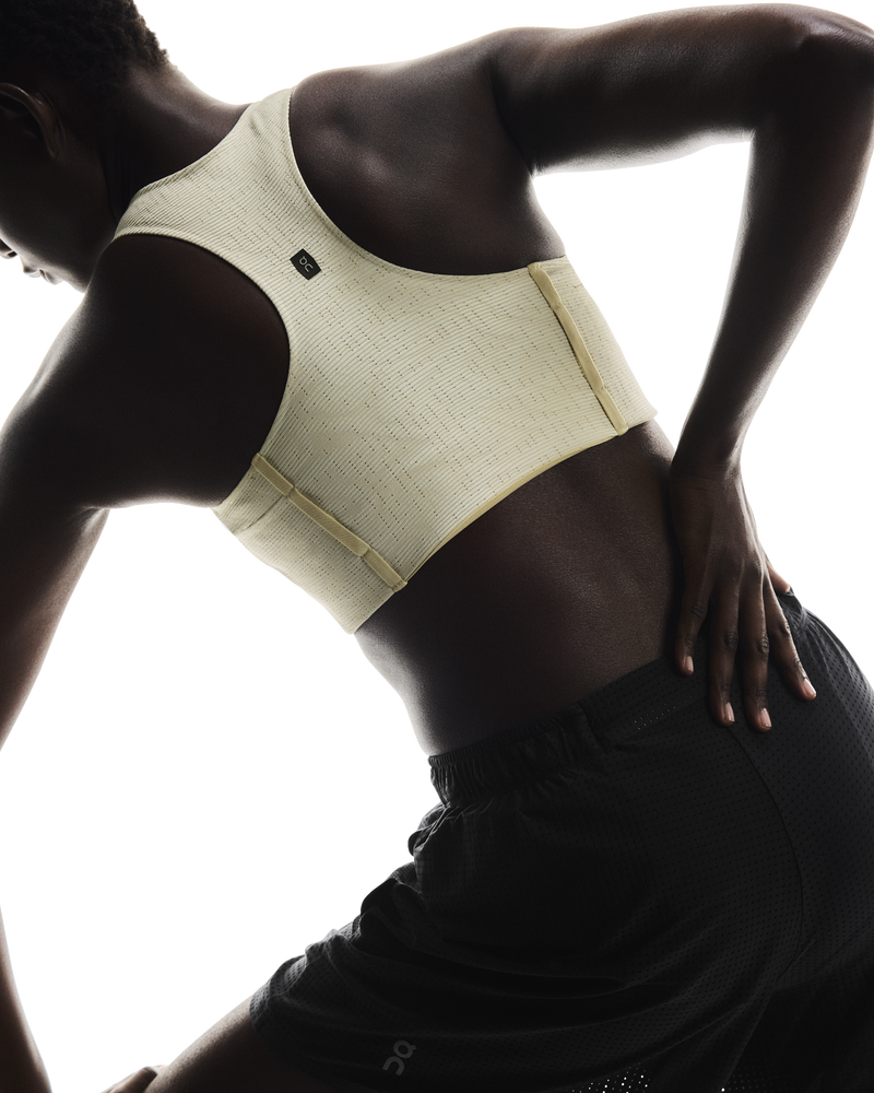 On Women's Pace Pocket Bra Taupe - achilles heel