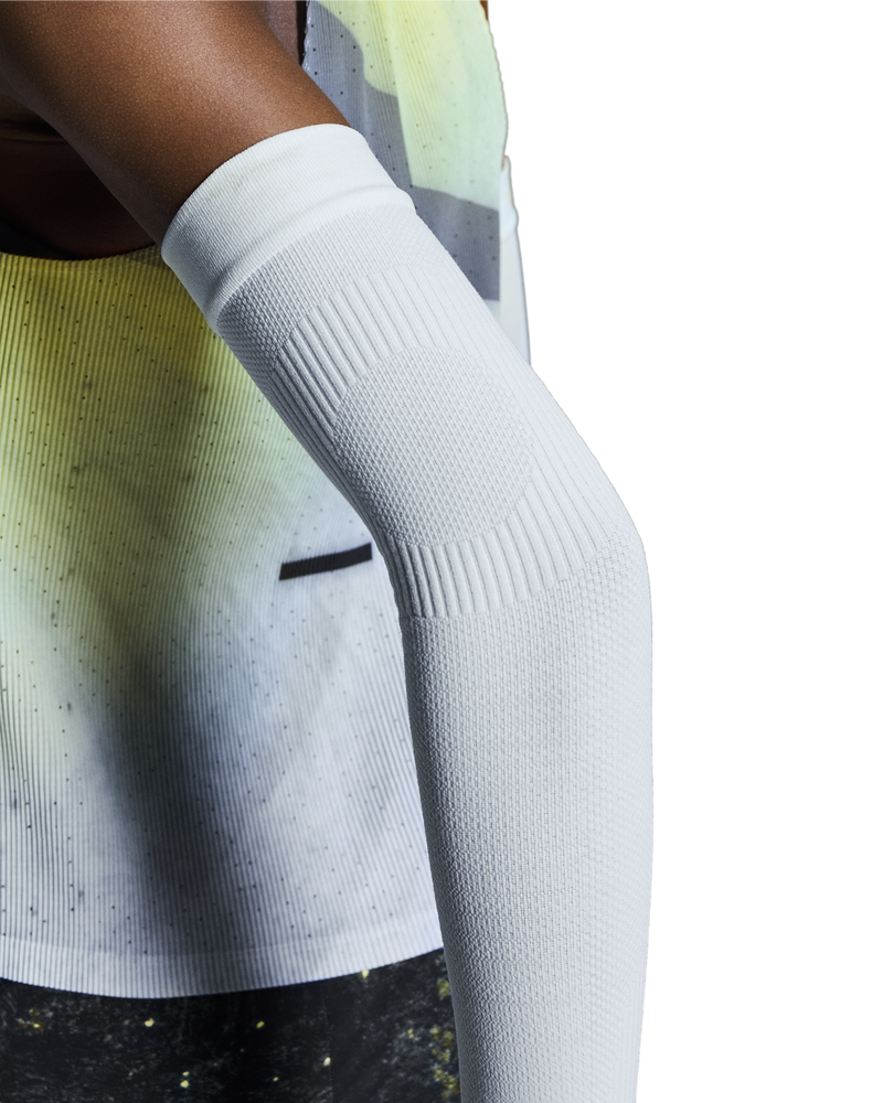 On Performance Arm Sleeves White - achilles heel