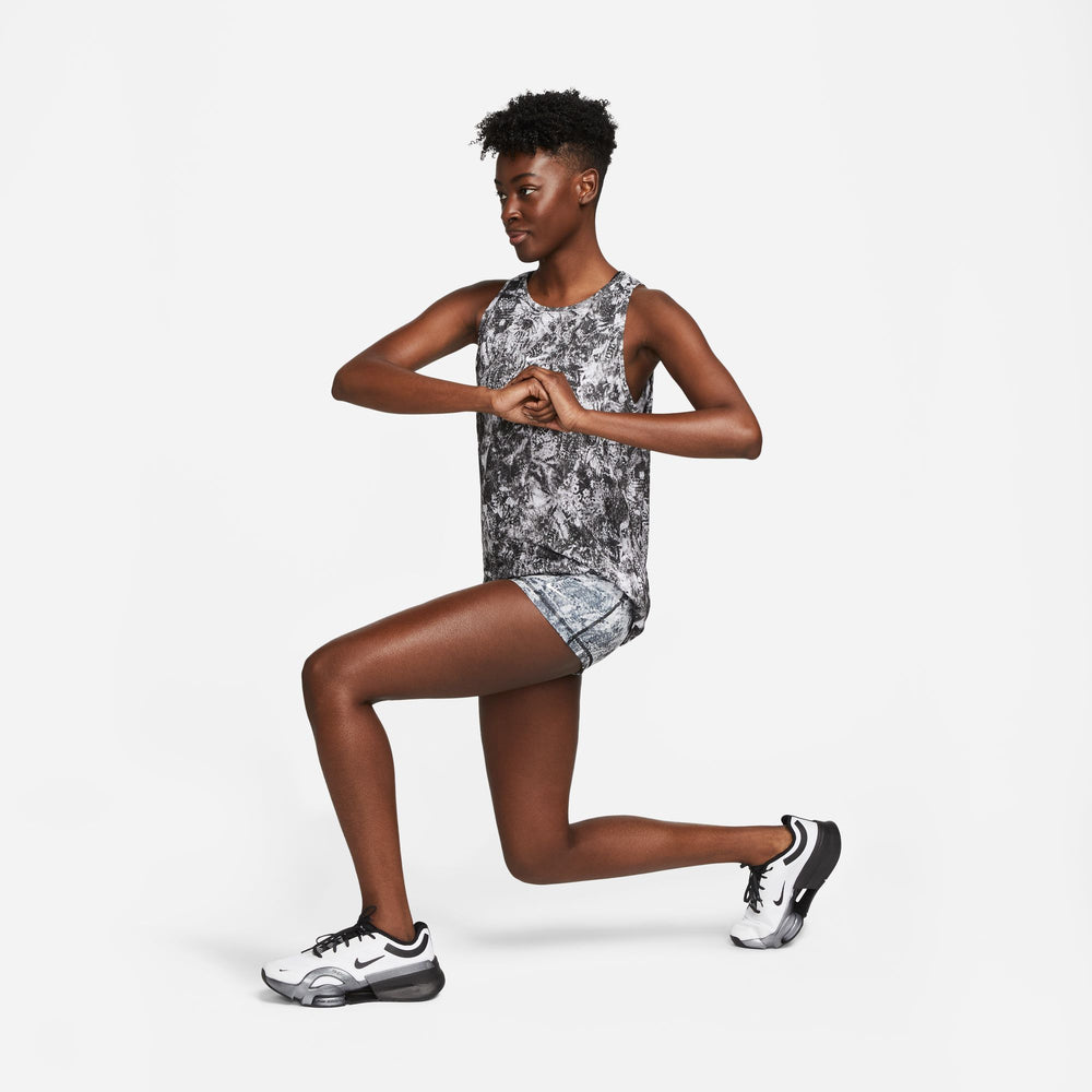 Nike Women's Pro Dri-FIT 3 Inch All Over Print Shorts Black / Iron Grey - achilles heel