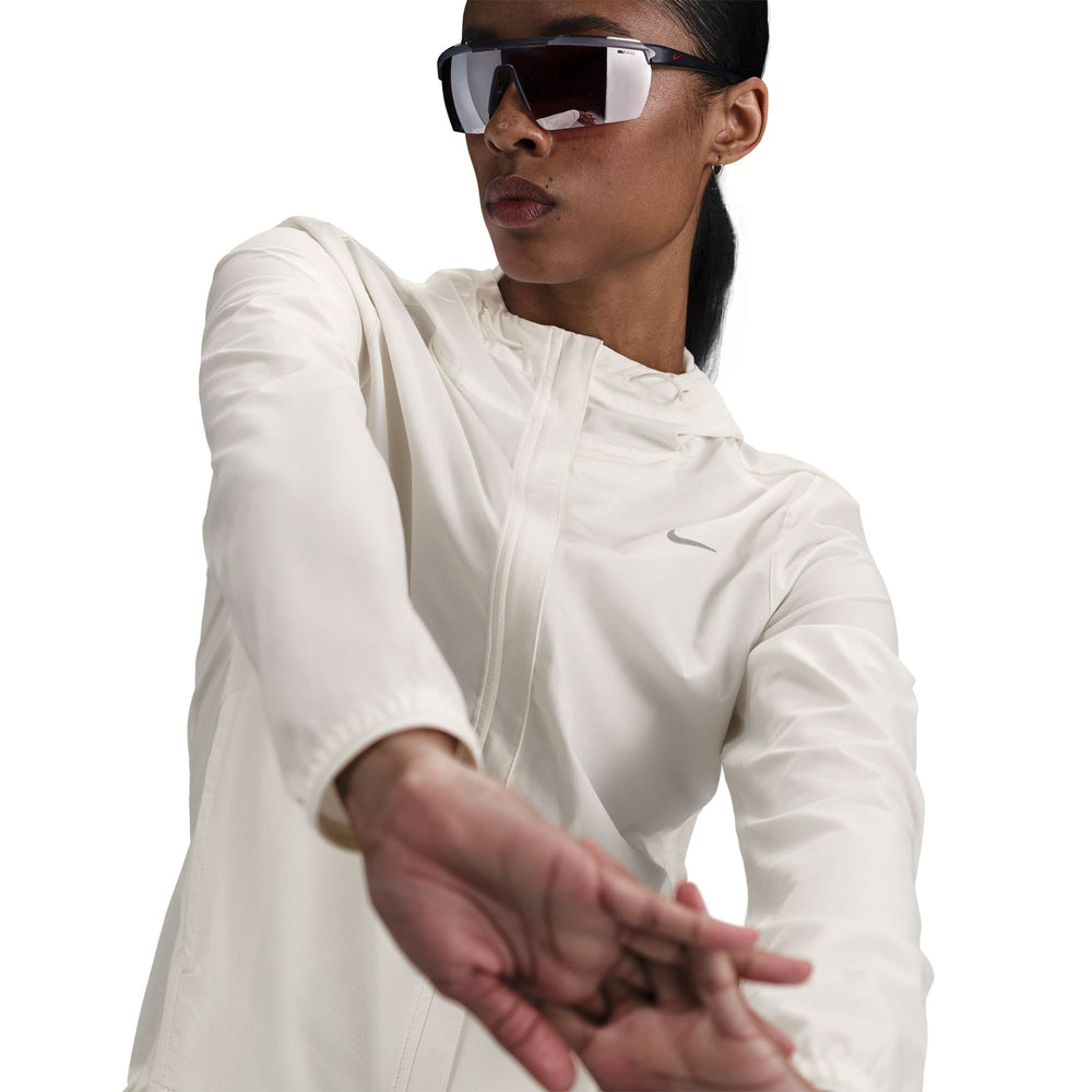 Nike Women's Swift Repel Packable Running Jacket Sail - achilles heel