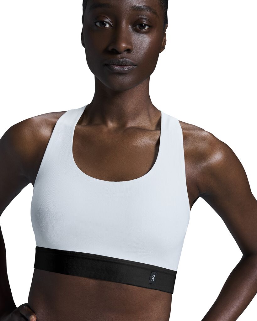 On Women's Pace Bra Undyed-White / Black - Achilles Heel