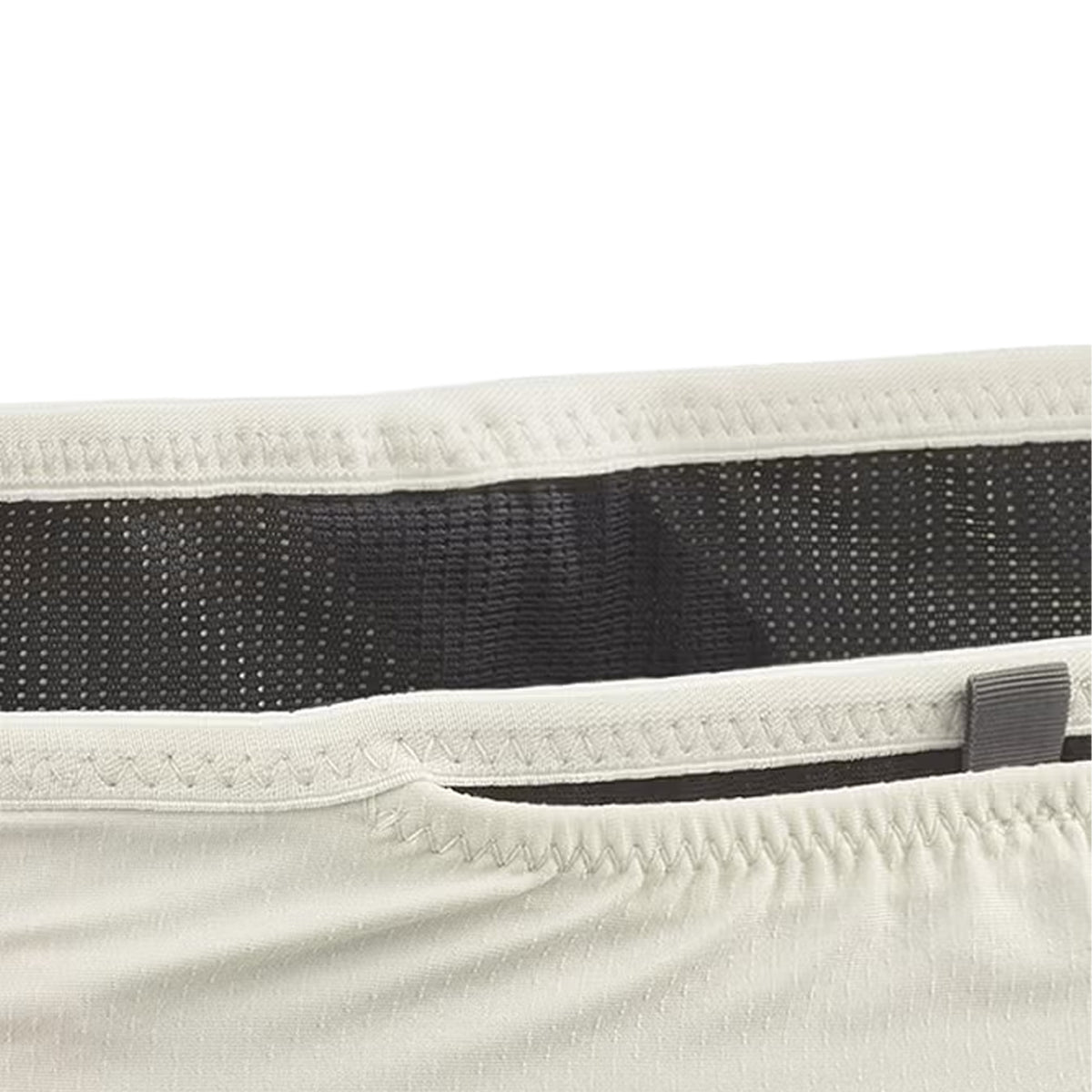 Salomon High Pulse Belt Icicle Castlerock close-up of expandable storage pocket with phone and gel capacity
