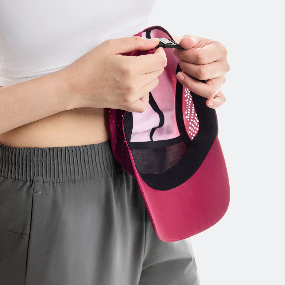 On Lightweight Cap Grenadine - Achilles Heel