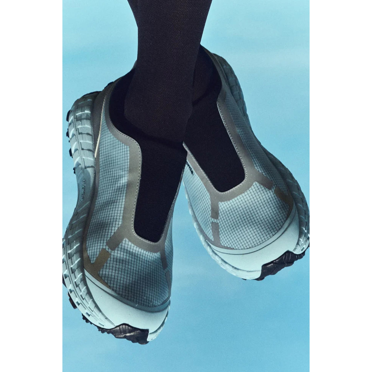 Men's norda 003 Trail Running Shoes Kanagawa worn by model showing laceless elasticised Bio-Dyneema fit system and seamless upper construction