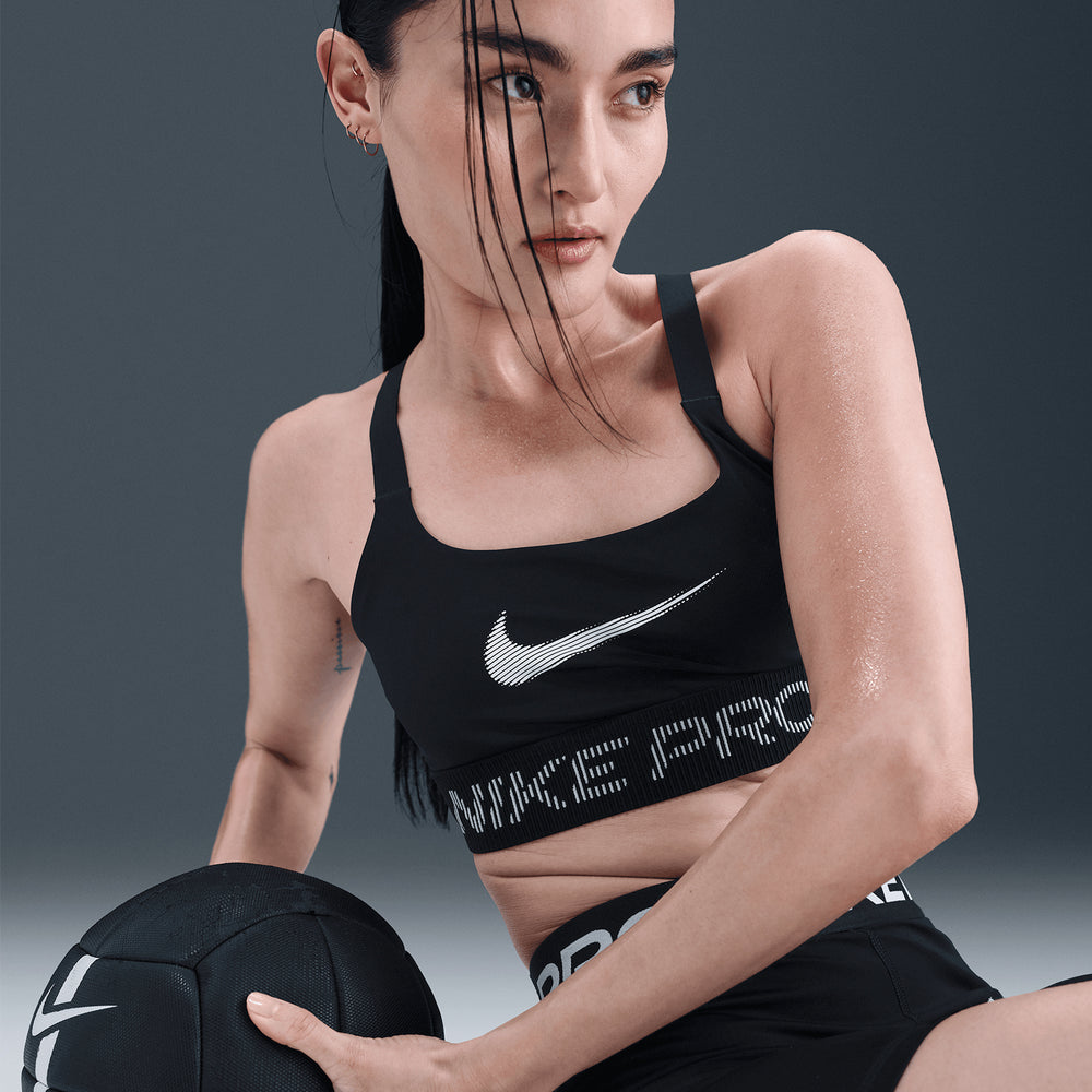 Nike Women's Light-Support Sports Bra Black / White - achilles heel