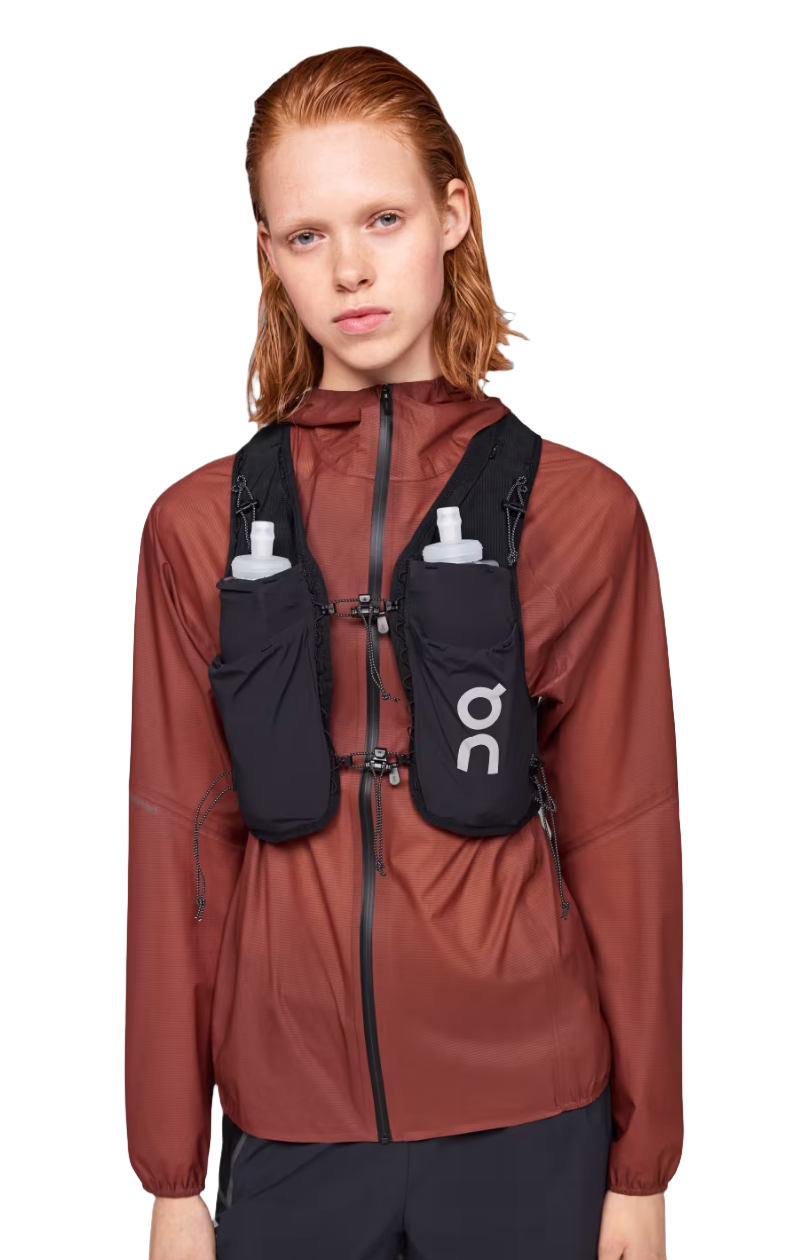 On Ultra Vest 10L Black - Achilles Heel