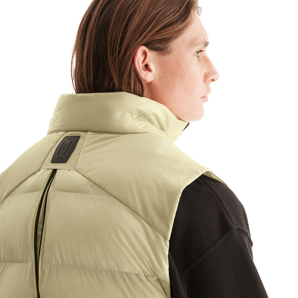 On Men's Challenger Vest Endive - achilles heel