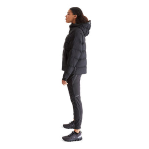 On Women's Challenger Jacket Black - achilles heel