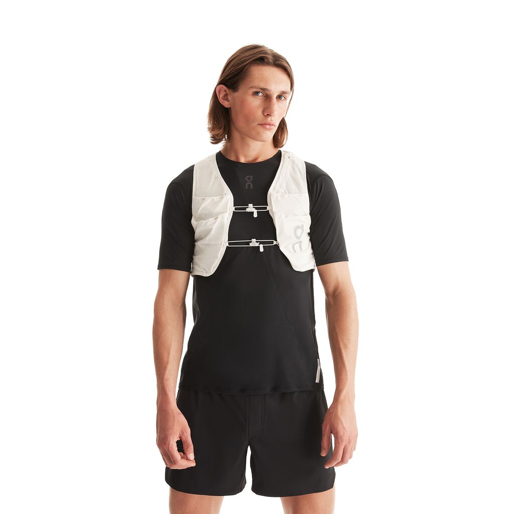 On Ultra Vest 5L Undyed-White - Achilles Heel