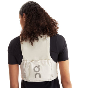 On Ultra Vest 10L Undyed-White - achilles heel