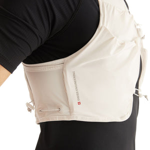 On Ultra Vest 10L Undyed-White - achilles heel