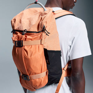 On Speed Pack 24L Elite Desert Glow - achilles heel