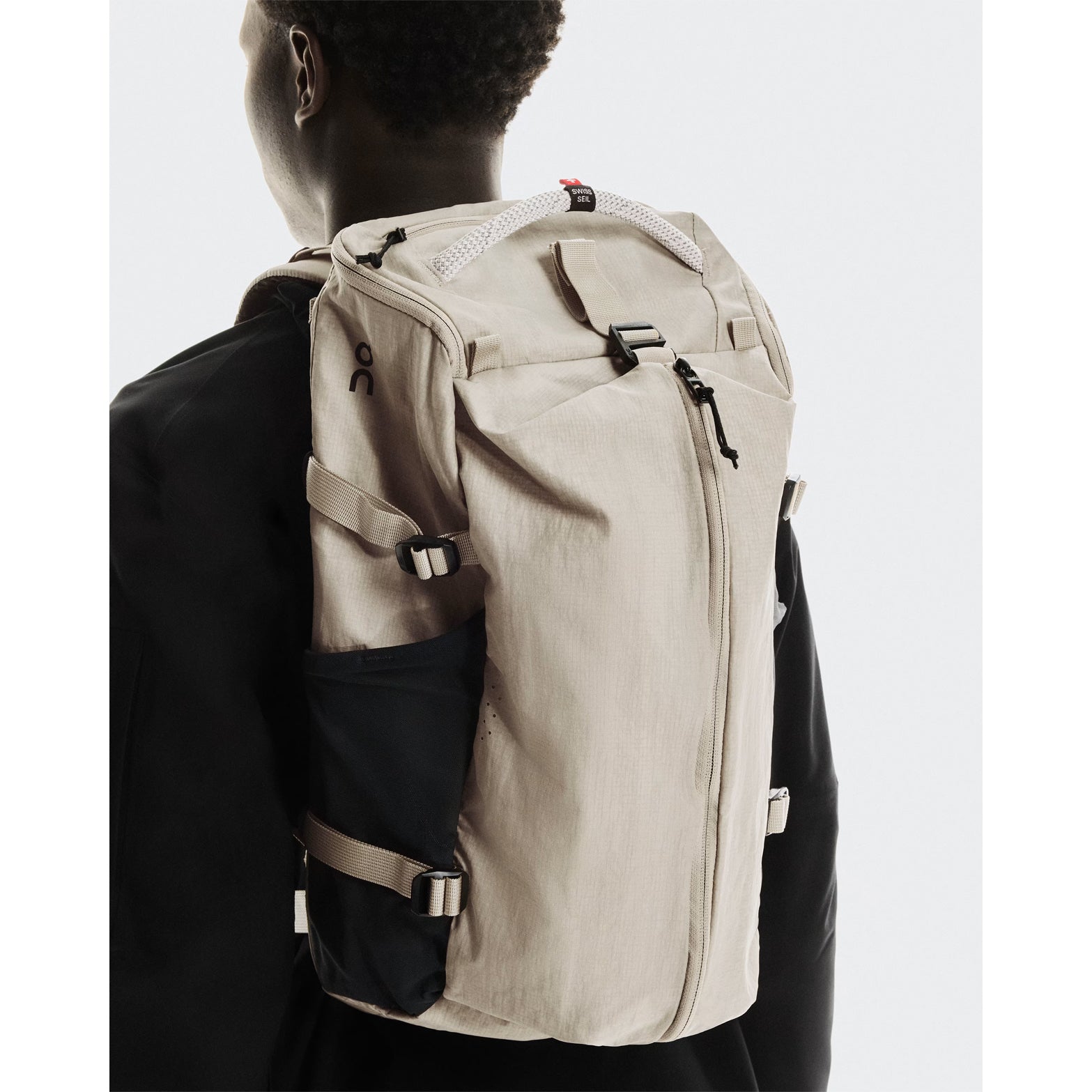 On Speed Pack 30L Sand / Black at Achilles Heel