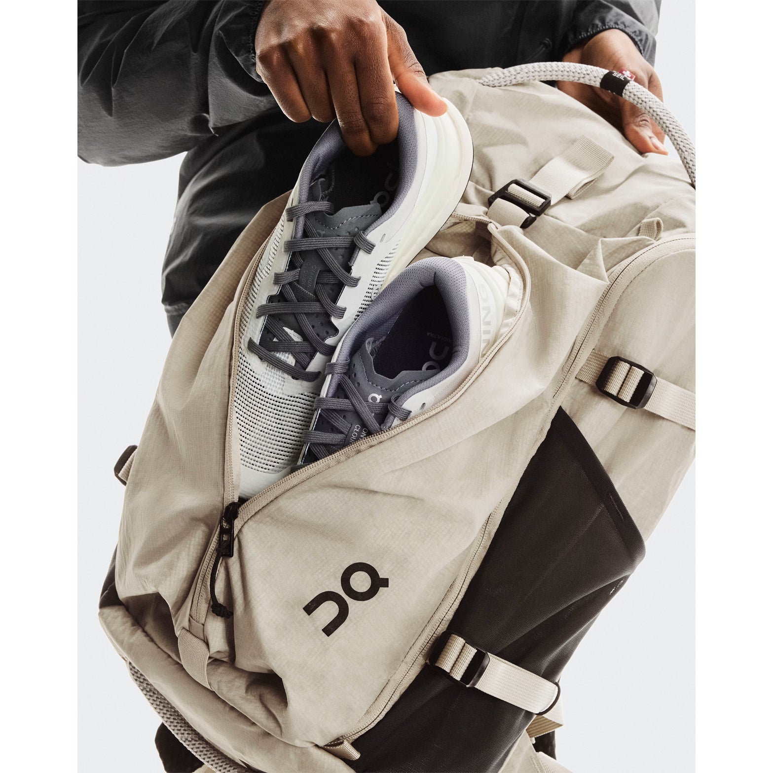 Speed Pack 30L Sand / Black - Achilles Heel