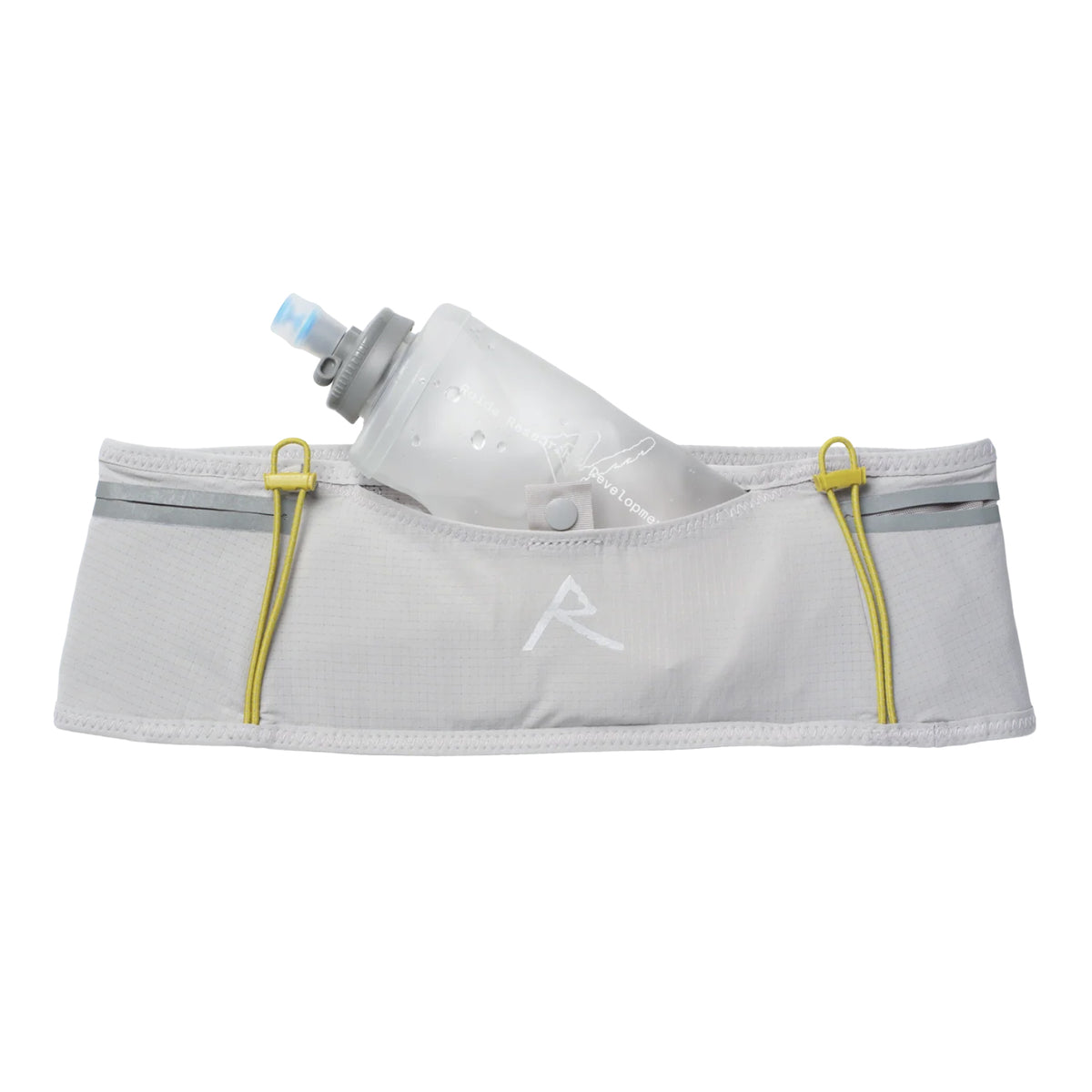 Introducing the Raide UL 1L Running Belt Stone: a white running belt equipped with yellow elastic bands and a transparent hydration flask partially inserted in the front pocket. It features Raide’s signature no-bounce suspension system for enhanced comfort on your runs.