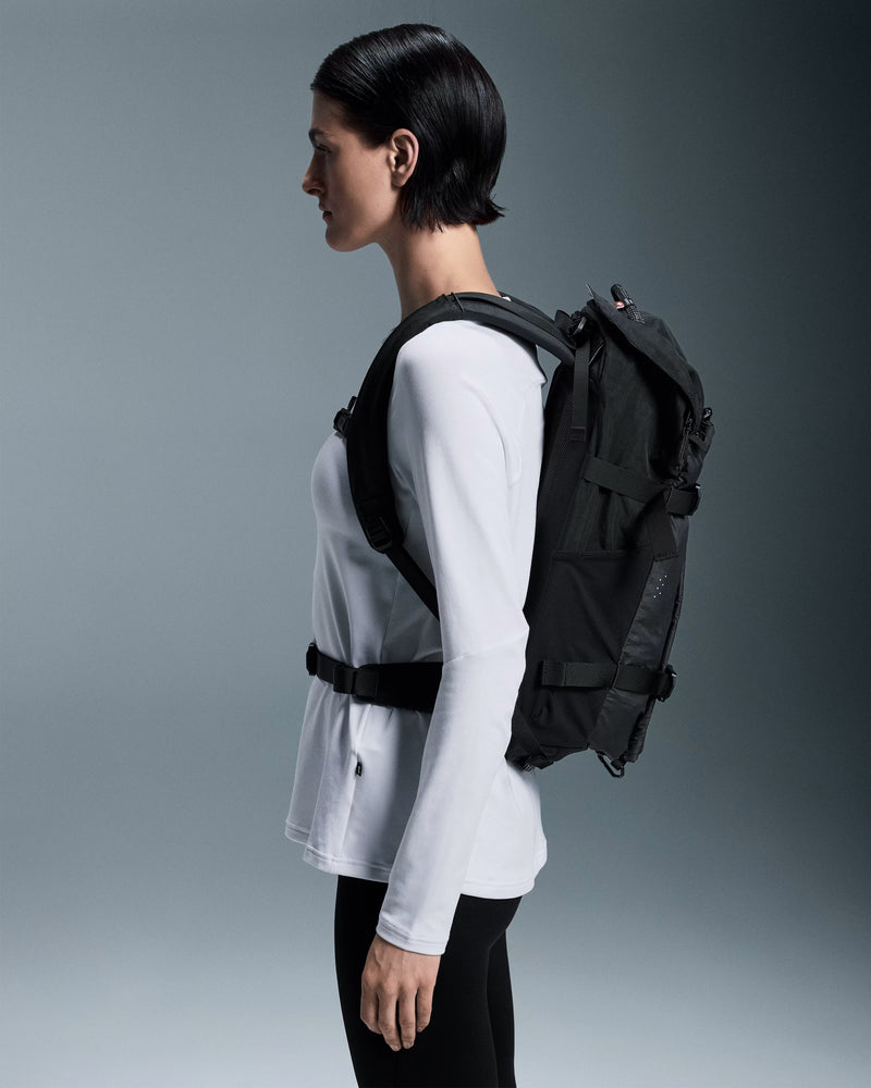 On Speed Pack 24L Elite Black / Magnet - achilles heel