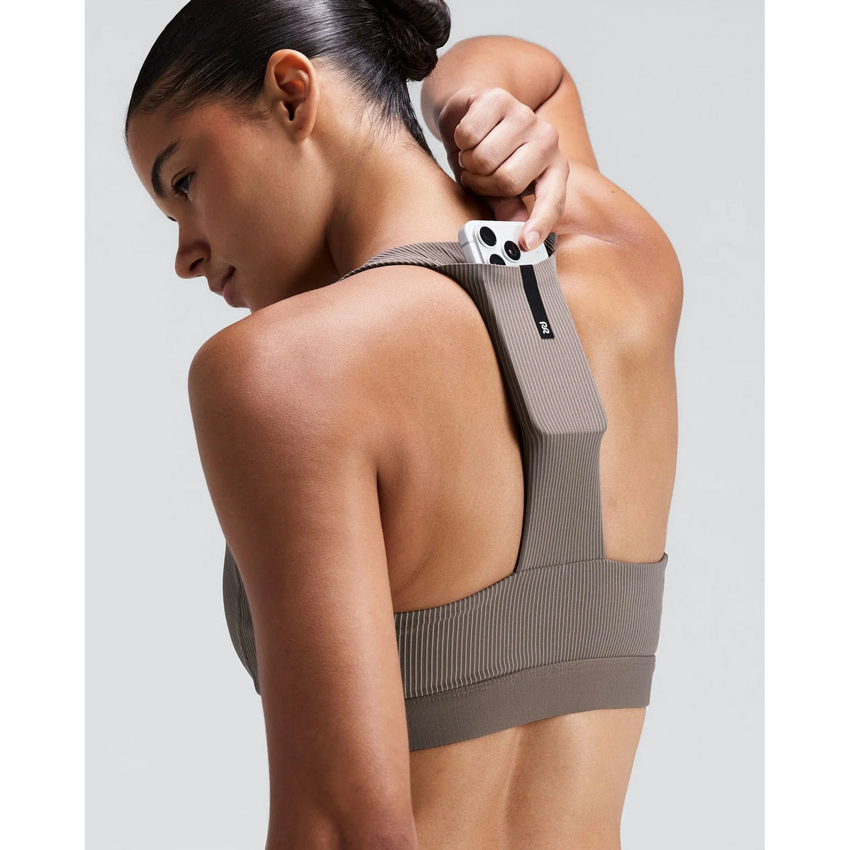 Women's Striped Cadence Scoop Neck T-Back Run Bra - Concrete Taupe / Cocoa