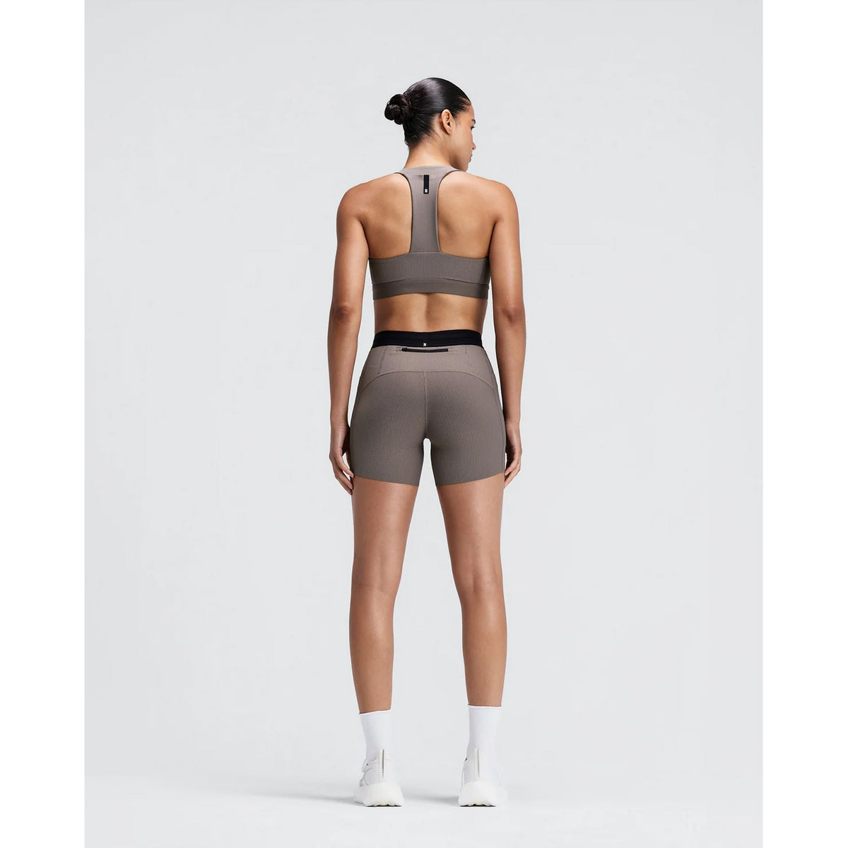 Women's Striped Cadence Scoop Neck T-Back Run Bra - Concrete Taupe / Cocoa