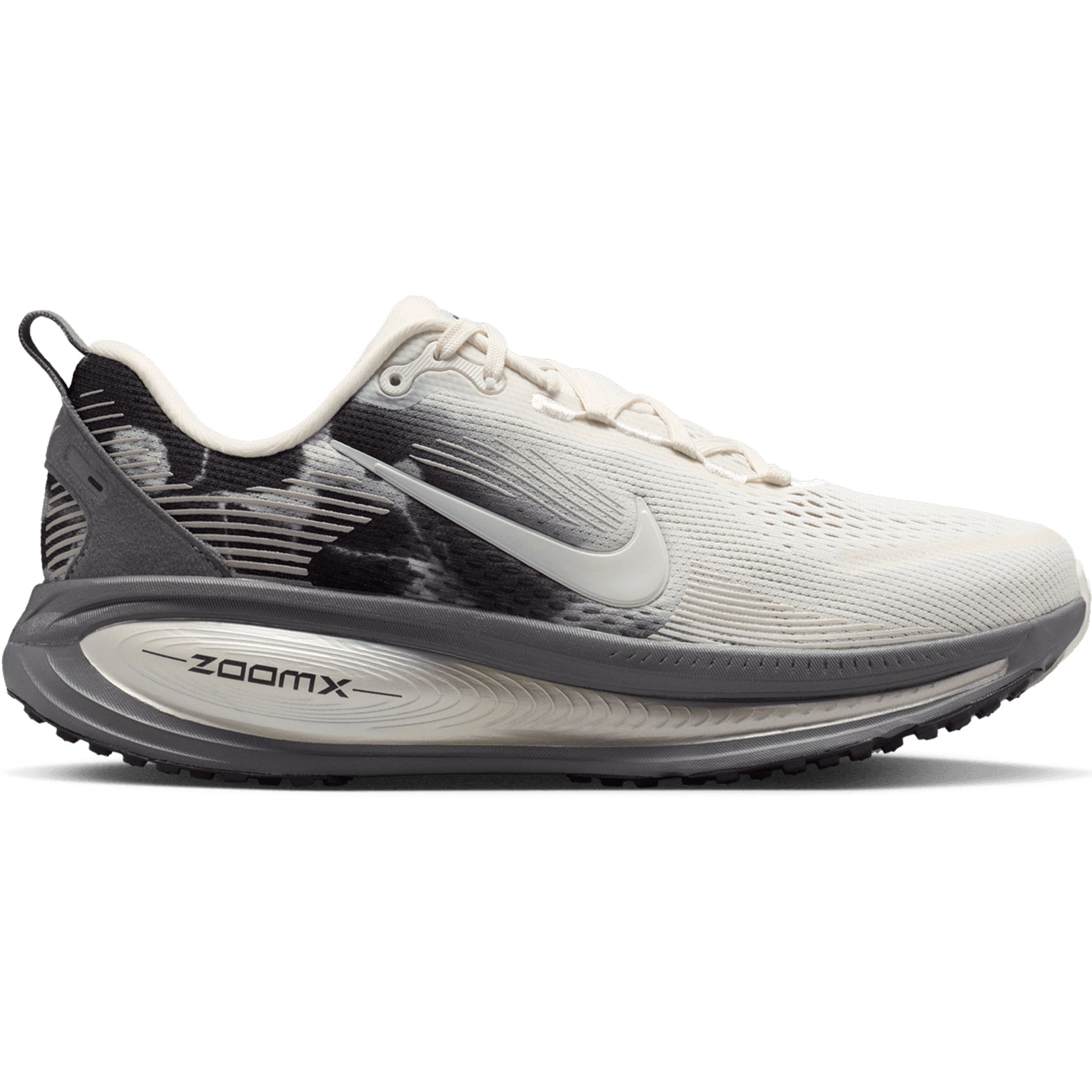 Nike Vomero 18 SE women's running shoe in Phantom / Sail / Pencil Point — outer view showing phantom engineered mesh upper with sail detailing, pencil point accent and dual-density ZoomX ReactX midsole profile