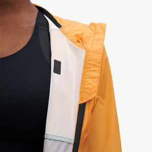 On Women's Weather Jacket Mango / Hail - achilles heel
