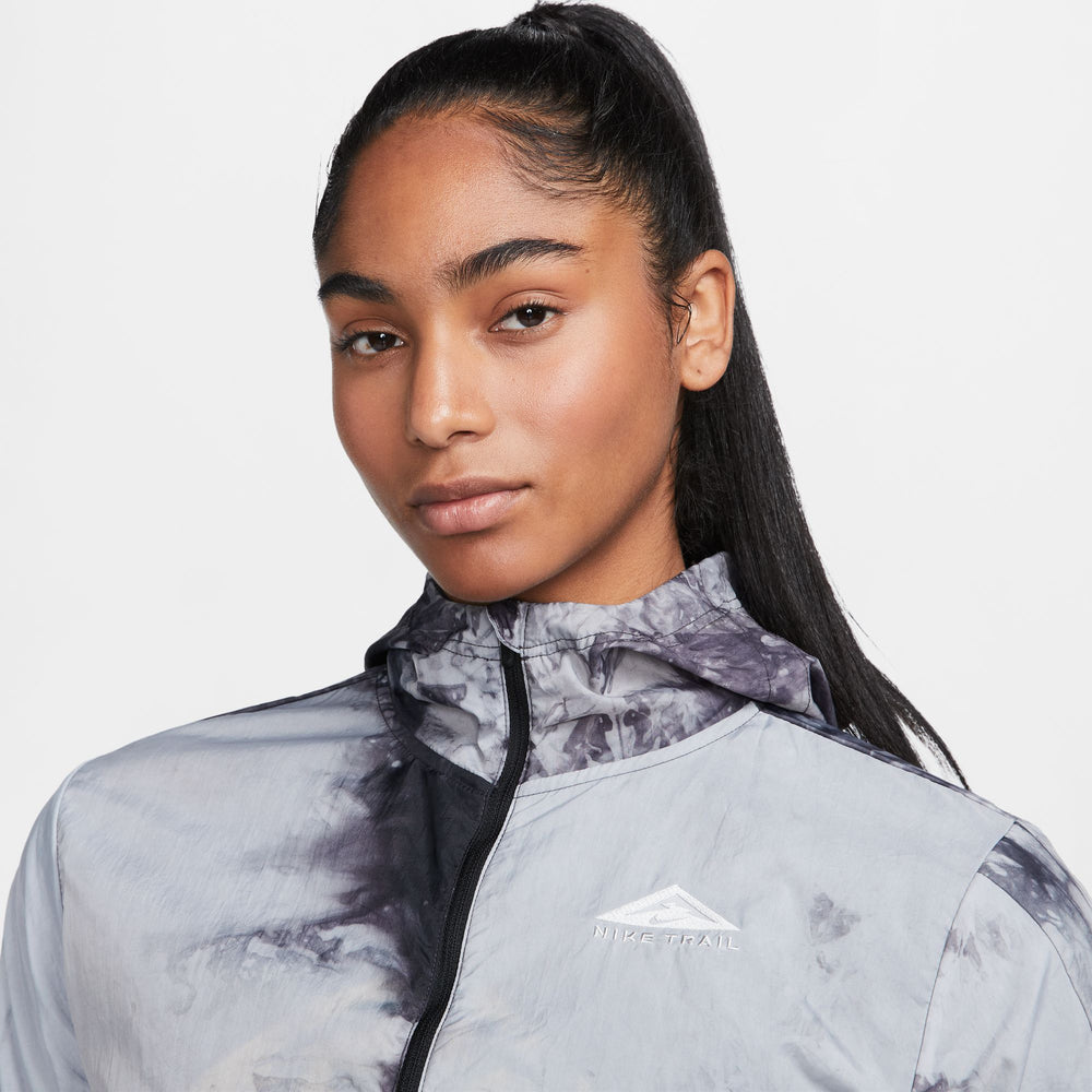 Nike Women's Repel Trail Running Jacket Black / Photon Dust - achilles heel