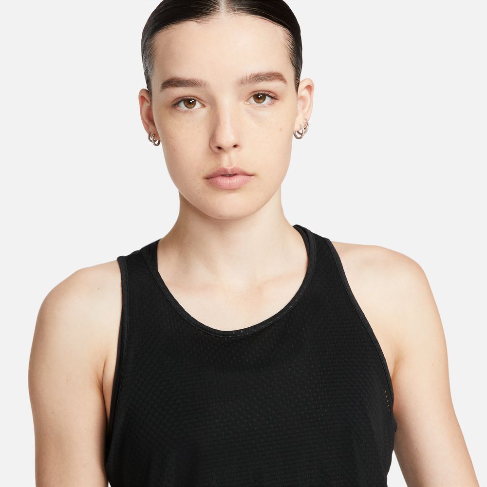 Nike Women's Dri-FIT v1 One Breathe Tank Black / White - achilles heel