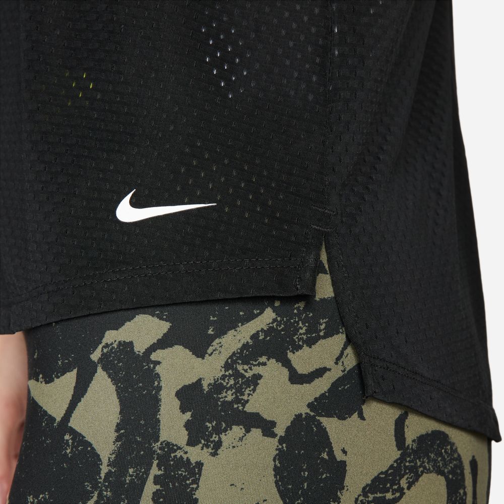 Nike Women's Dri-FIT v1 One Breathe Tank Black / White - achilles heel