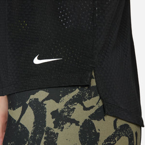 Nike Women's Dri-FIT v1 One Breathe Tank Black / White - achilles heel