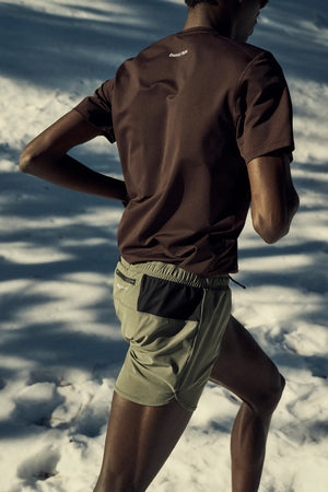 District Vision Men's Deva Tee Cacao - achilles heel