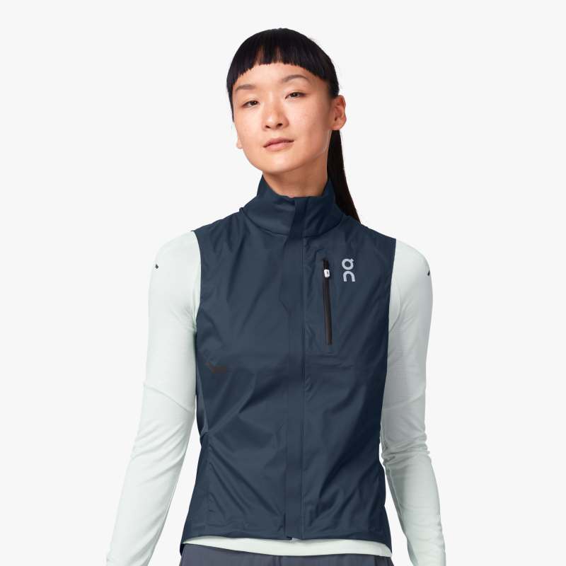On Women's Weather Vest Navy / Shadow - achilles heel
