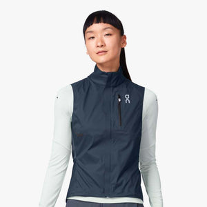 On Women's Weather Vest Navy / Shadow - achilles heel