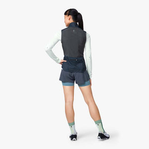 On Women's Weather Vest Navy / Shadow - achilles heel