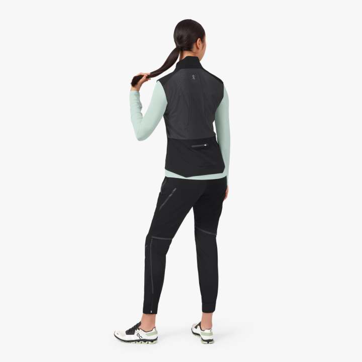 On Women's Weather Vest Black - achilles heel